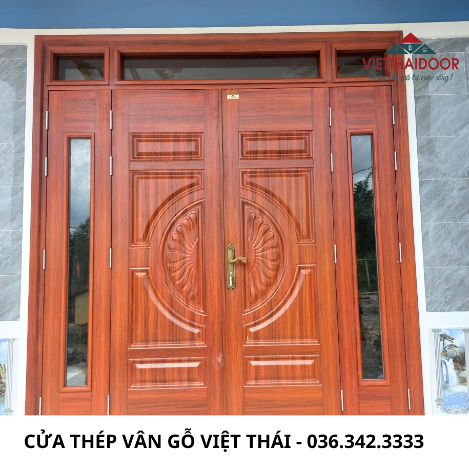 Cửa thép vân gỗ 4 cánh với vẻ đẹp bề thế, sang trọng